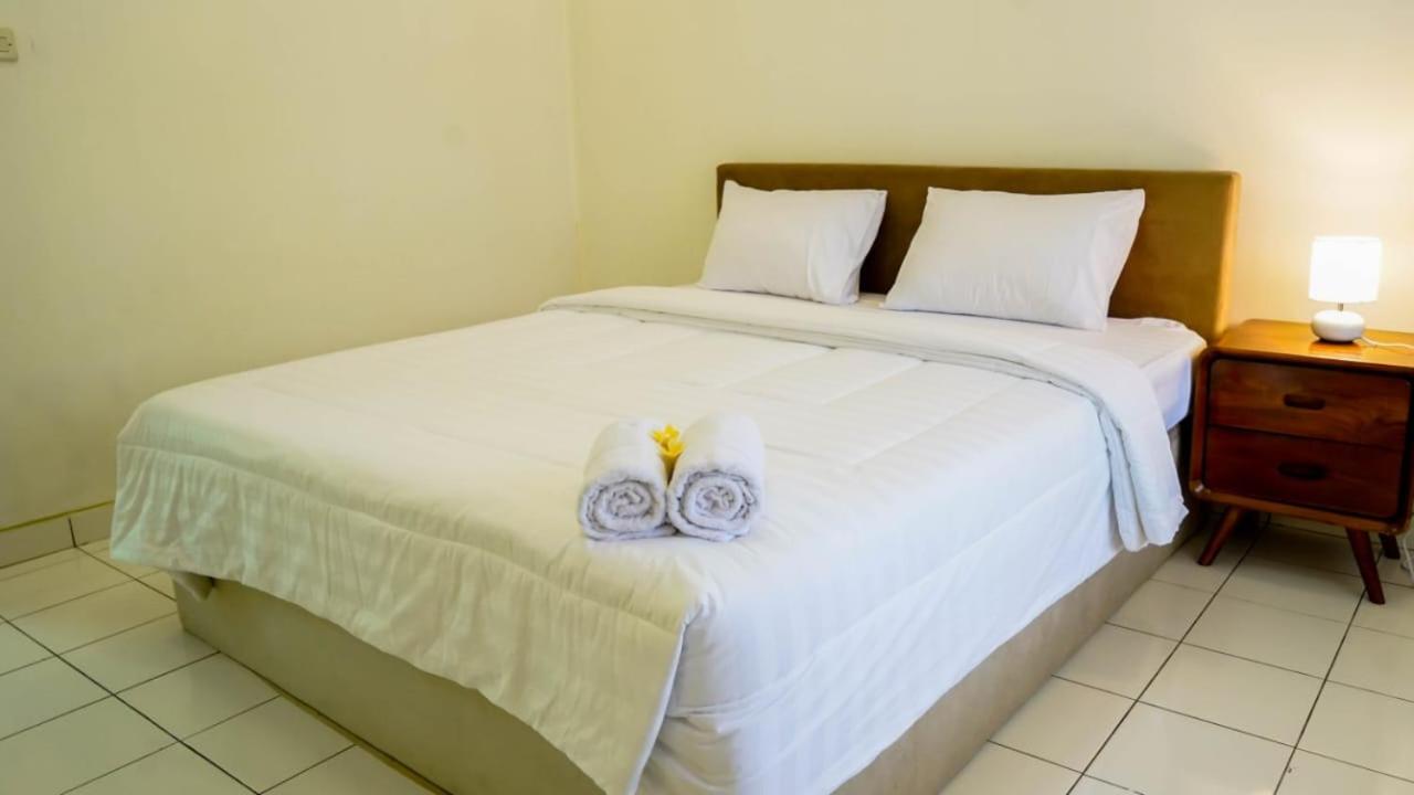 Hotel Pondok Putri Batukaras Exterior photo