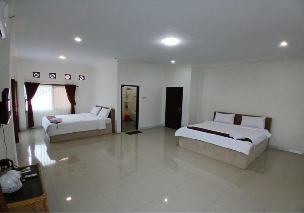 Hotel Pondok Putri Batukaras Room photo